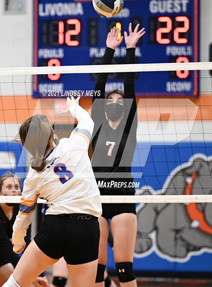 Thumbnail 3 in Livonia vs. Dansville photogallery.