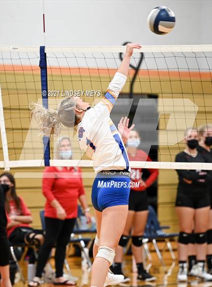 Thumbnail 2 in Livonia vs. Dansville photogallery.