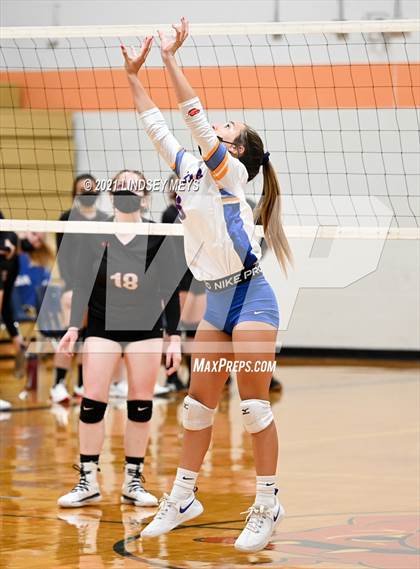 Thumbnail 1 in Livonia vs. Dansville photogallery.