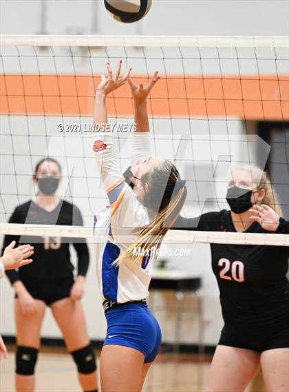 Thumbnail 2 in Livonia vs. Dansville photogallery.