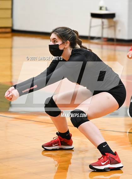 Thumbnail 3 in Livonia vs. Dansville photogallery.