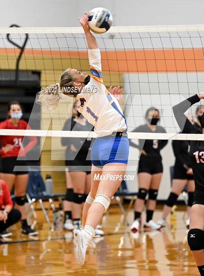 Thumbnail 2 in Livonia vs. Dansville photogallery.