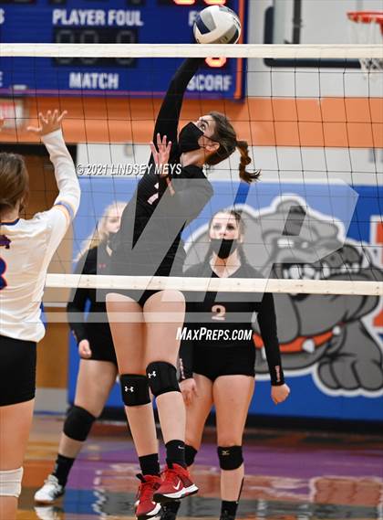 Thumbnail 2 in Livonia vs. Dansville photogallery.