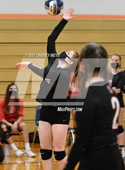 Thumbnail 1 in Livonia vs. Dansville photogallery.