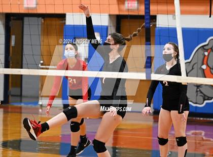 Thumbnail 3 in Livonia vs. Dansville photogallery.