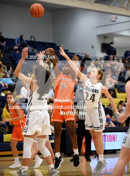 Thumbnail 1 in East Ridge @ Soddy Daisy photogallery.