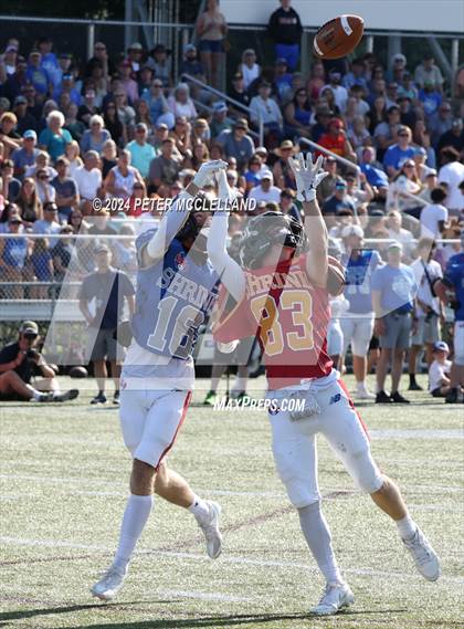 Thumbnail 3 in 34th Maine Lobster Bowl Classic photogallery.