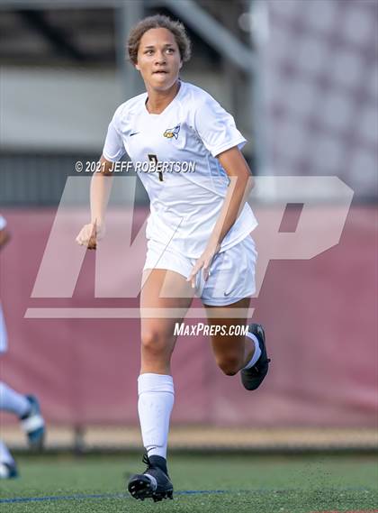 Thumbnail 3 in Forest Hills Central vs Hudsonville (MHSAA D1 Region 1 Finals) photogallery.