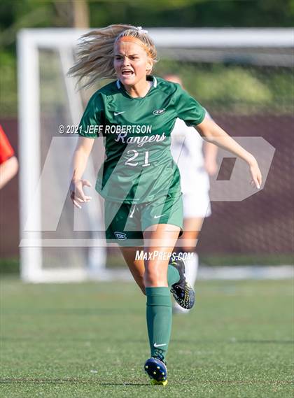 Thumbnail 1 in Forest Hills Central vs Hudsonville (MHSAA D1 Region 1 Finals) photogallery.