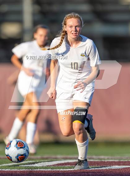 Thumbnail 1 in Forest Hills Central vs Hudsonville (MHSAA D1 Region 1 Finals) photogallery.