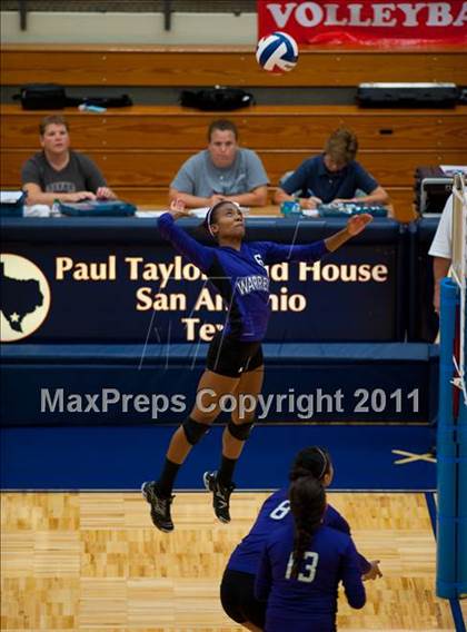 Thumbnail 2 in Taft @ Warren photogallery.