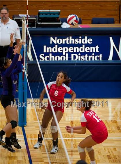 Thumbnail 2 in Taft @ Warren photogallery.