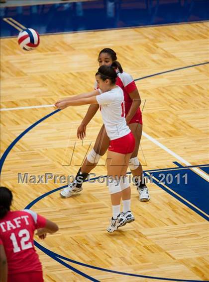 Thumbnail 3 in Taft @ Warren photogallery.