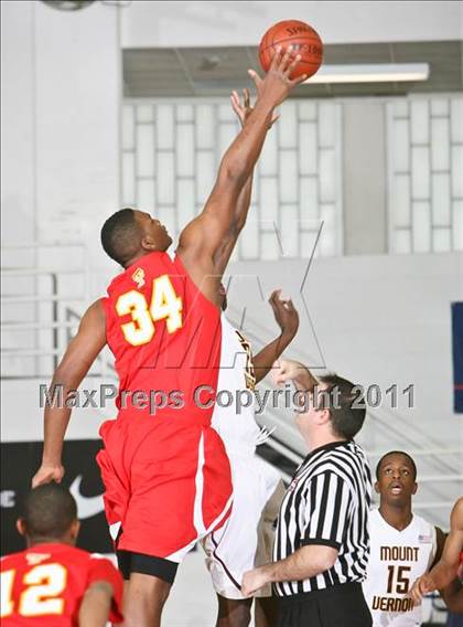 Thumbnail 2 in Taft vs. Mt. Vernon (Spalding Hoophall Classic) photogallery.