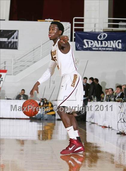Thumbnail 3 in Taft vs. Mt. Vernon (Spalding Hoophall Classic) photogallery.