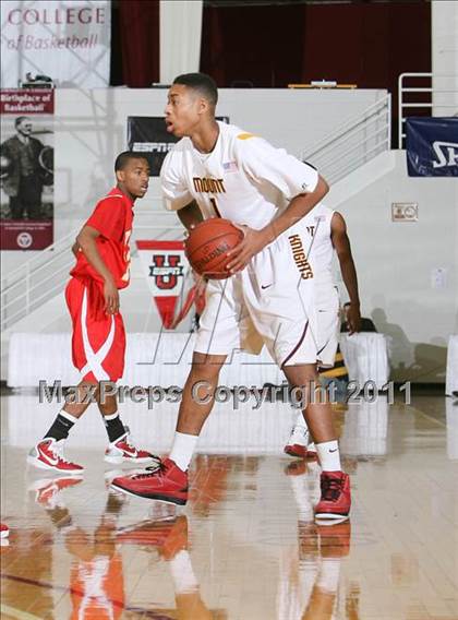 Thumbnail 1 in Taft vs. Mt. Vernon (Spalding Hoophall Classic) photogallery.