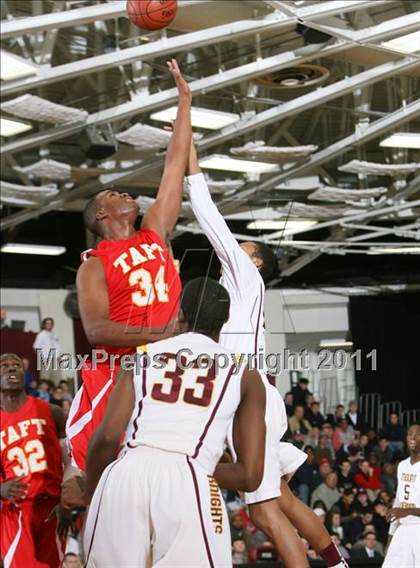 Thumbnail 1 in Taft vs. Mt. Vernon (Spalding Hoophall Classic) photogallery.