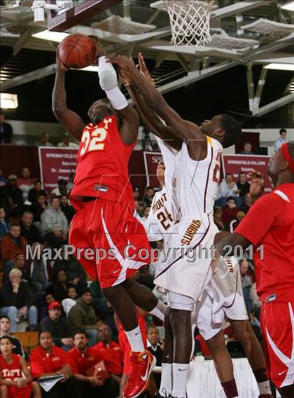 Thumbnail 2 in Taft vs. Mt. Vernon (Spalding Hoophall Classic) photogallery.