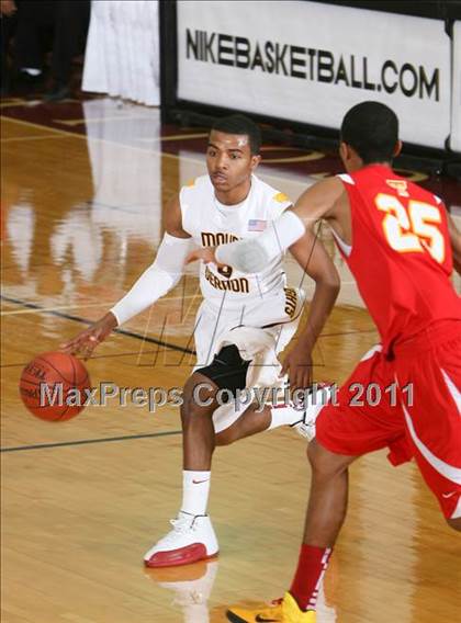 Thumbnail 2 in Taft vs. Mt. Vernon (Spalding Hoophall Classic) photogallery.