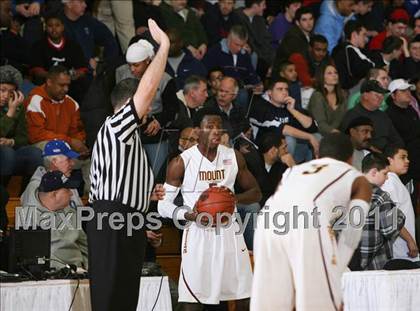 Thumbnail 2 in Taft vs. Mt. Vernon (Spalding Hoophall Classic) photogallery.