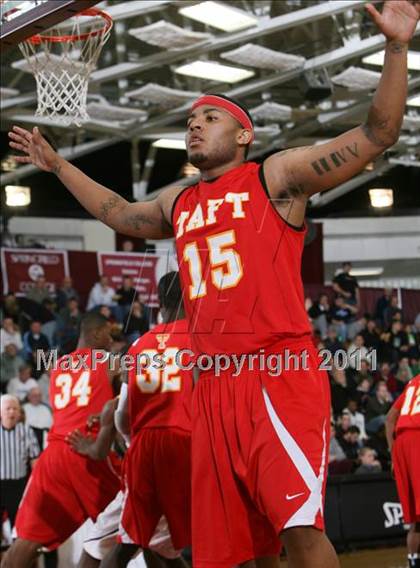 Thumbnail 1 in Taft vs. Mt. Vernon (Spalding Hoophall Classic) photogallery.