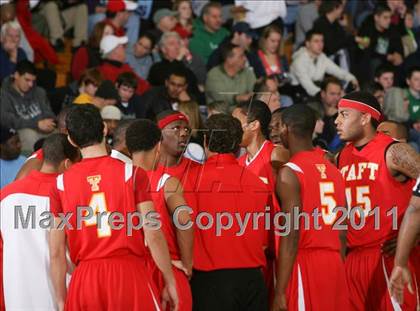 Thumbnail 3 in Taft vs. Mt. Vernon (Spalding Hoophall Classic) photogallery.