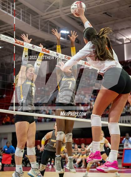 Thumbnail 3 in Kings Mountain vs Orange (NCHSAA 3A Final) photogallery.