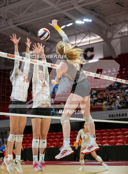 Thumbnail 3 in Kings Mountain vs Orange (NCHSAA 3A Final) photogallery.