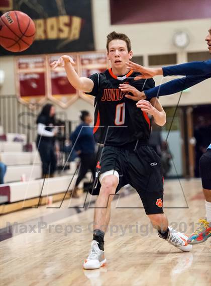 Thumbnail 2 in Vista PEAK Prep vs. Grand Junction (Ponderosa Invitational) photogallery.