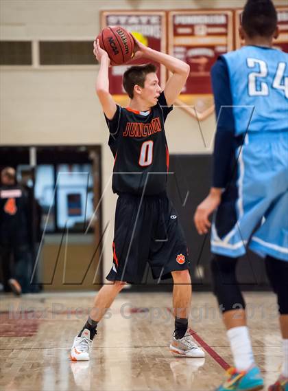 Thumbnail 1 in Vista PEAK Prep vs. Grand Junction (Ponderosa Invitational) photogallery.