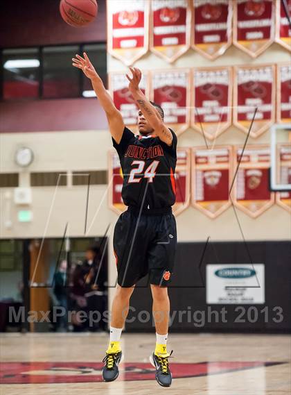 Thumbnail 2 in Vista PEAK Prep vs. Grand Junction (Ponderosa Invitational) photogallery.