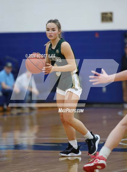 Thumbnail 2 in Athens vs. Circleville (OHSAA D2 District Semifinal) photogallery.
