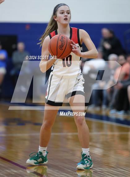 Thumbnail 2 in Athens vs. Circleville (OHSAA D2 District Semifinal) photogallery.