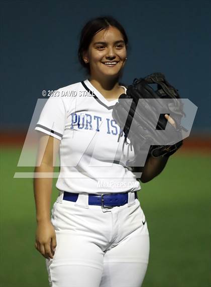 Thumbnail 3 in Grulla @ Port Isabel photogallery.