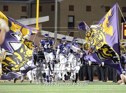 Thumbnail 2 in Alexandria vs. Hahnville (LHSAA Class 5A 1st Round) photogallery.