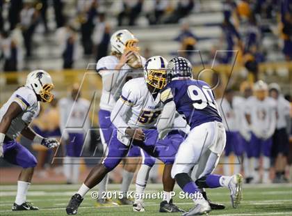 Thumbnail 1 in Alexandria vs. Hahnville (LHSAA Class 5A 1st Round) photogallery.