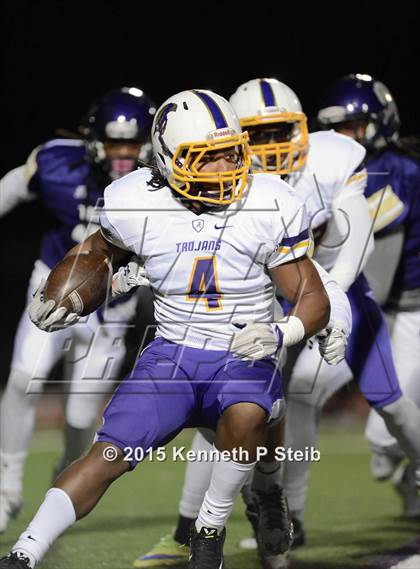 Thumbnail 2 in Alexandria vs. Hahnville (LHSAA Class 5A 1st Round) photogallery.
