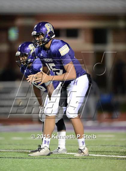 Thumbnail 3 in Alexandria vs. Hahnville (LHSAA Class 5A 1st Round) photogallery.