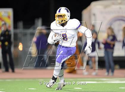 Thumbnail 3 in Alexandria vs. Hahnville (LHSAA Class 5A 1st Round) photogallery.