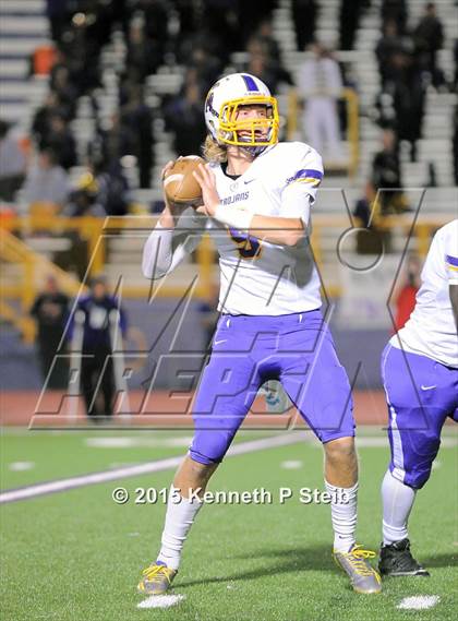 Thumbnail 2 in Alexandria vs. Hahnville (LHSAA Class 5A 1st Round) photogallery.