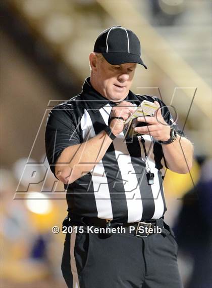 Thumbnail 3 in Alexandria vs. Hahnville (LHSAA Class 5A 1st Round) photogallery.