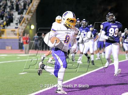 Thumbnail 3 in Alexandria vs. Hahnville (LHSAA Class 5A 1st Round) photogallery.