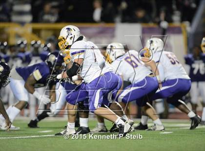Thumbnail 2 in Alexandria vs. Hahnville (LHSAA Class 5A 1st Round) photogallery.