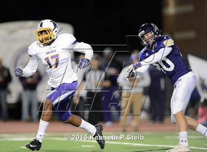 Thumbnail 1 in Alexandria vs. Hahnville (LHSAA Class 5A 1st Round) photogallery.