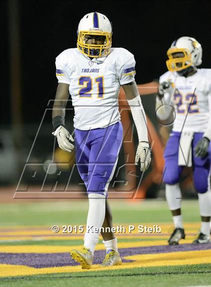 Thumbnail 3 in Alexandria vs. Hahnville (LHSAA Class 5A 1st Round) photogallery.