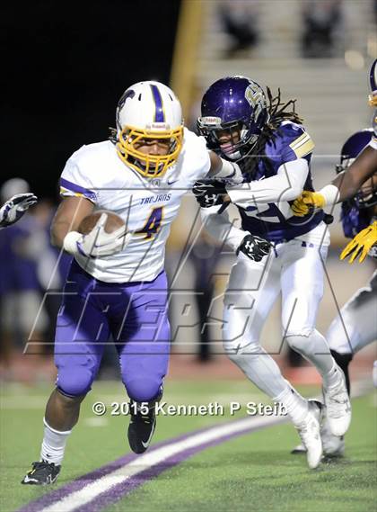Thumbnail 2 in Alexandria vs. Hahnville (LHSAA Class 5A 1st Round) photogallery.