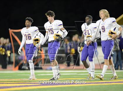 Thumbnail 2 in Alexandria vs. Hahnville (LHSAA Class 5A 1st Round) photogallery.