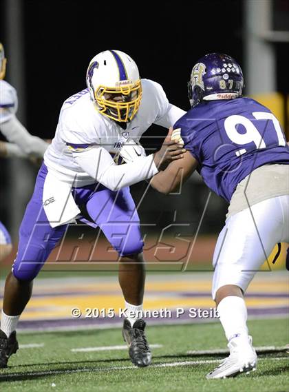 Thumbnail 2 in Alexandria vs. Hahnville (LHSAA Class 5A 1st Round) photogallery.