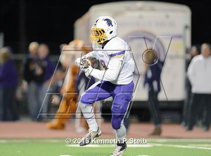 Thumbnail 2 in Alexandria vs. Hahnville (LHSAA Class 5A 1st Round) photogallery.