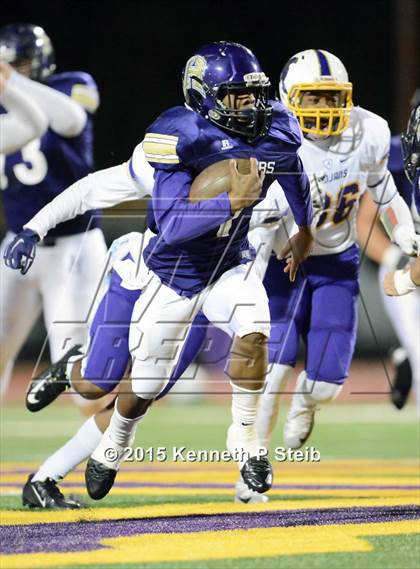 Thumbnail 1 in Alexandria vs. Hahnville (LHSAA Class 5A 1st Round) photogallery.